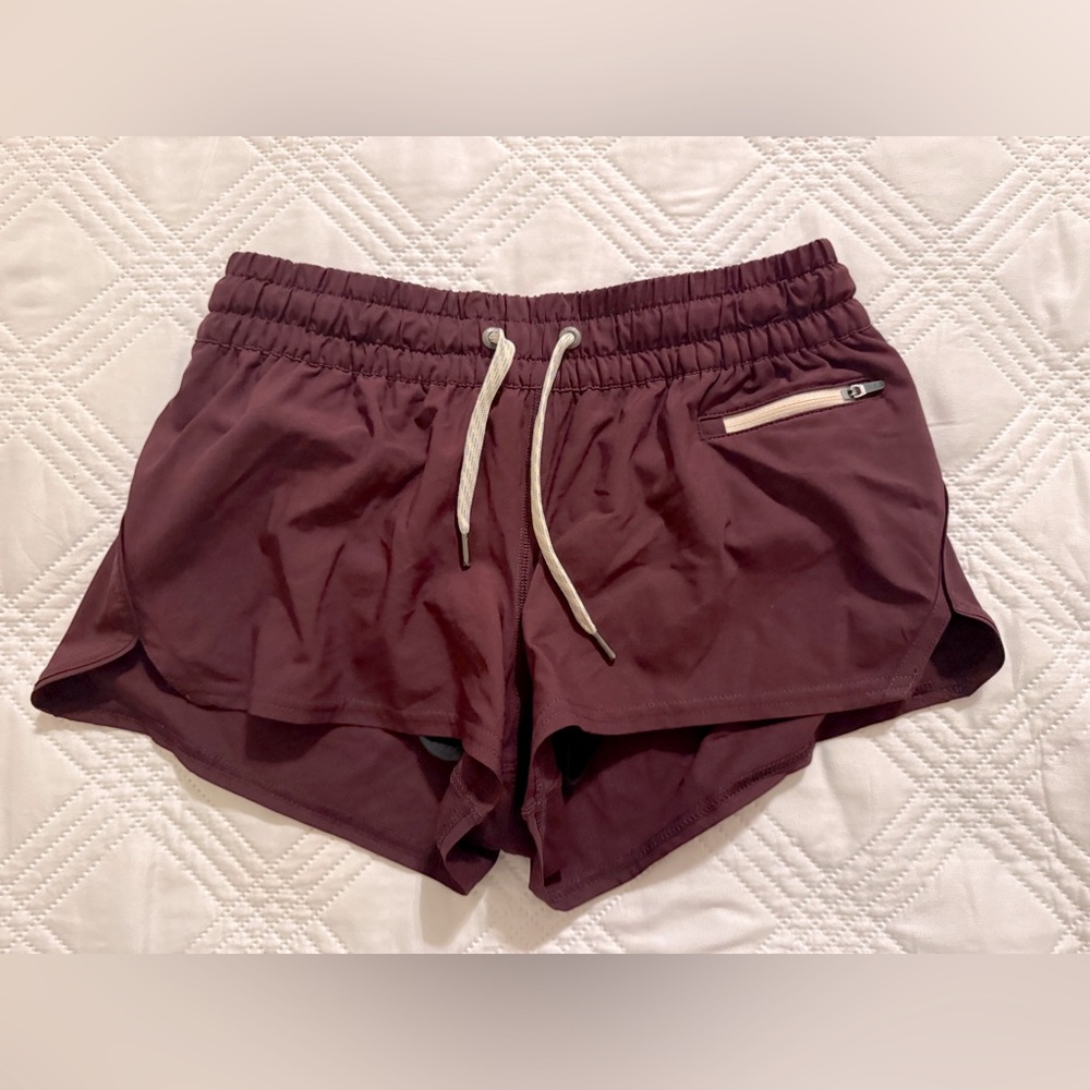 Vuori extra small running shorts, burgundy/maroon